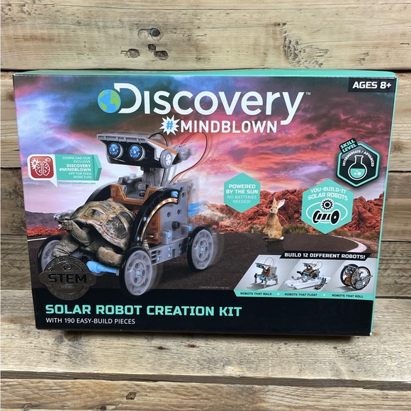 Discovery Mindblown 12 in 1 Solar Robot STEM 190 Piece Science Tech Creation Kit - Picture 10 of 13